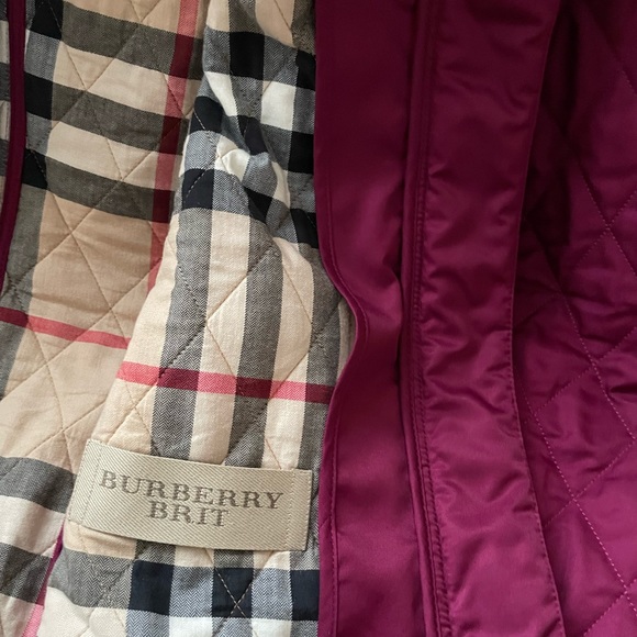 Burberry Brit Diamond Quilted Thermoregulated Jacket with zipper. - Picture 3 of 9